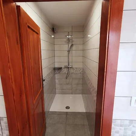 & Glamping Cenda Zelezniki