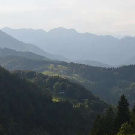 & Glamping Cenda Zelezniki